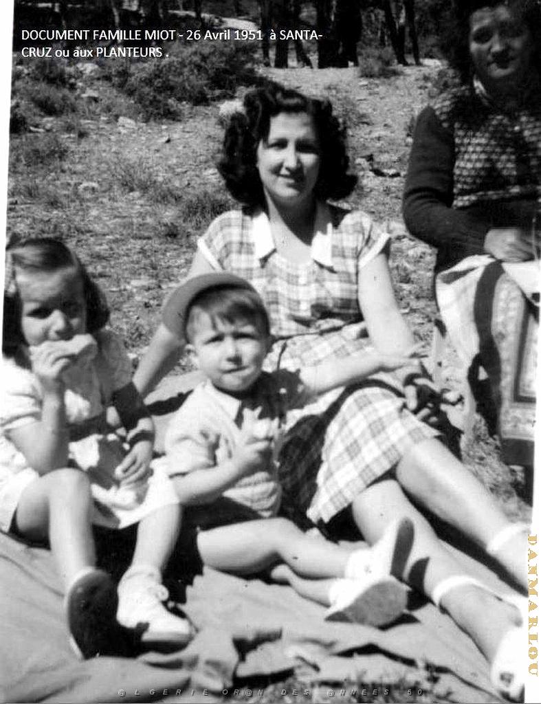 1951 04 26 PAQUES A SANTA CRUZ ou AUX PLANTEURS.  4.JPG